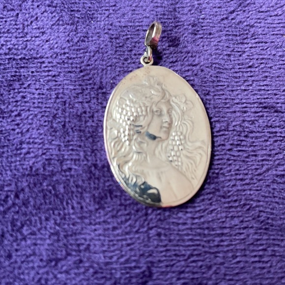 New 18K Gold Greek Goddess Pendant - Picture 2 of 5